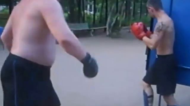 Спарринг Вячеслава Дацика 130 кг) и Орьевича (60кг) смотреть онлайн