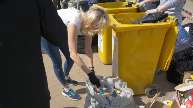 Раздельный сбор. Акция в Череповце (2019-06-01) смотреть онлайн