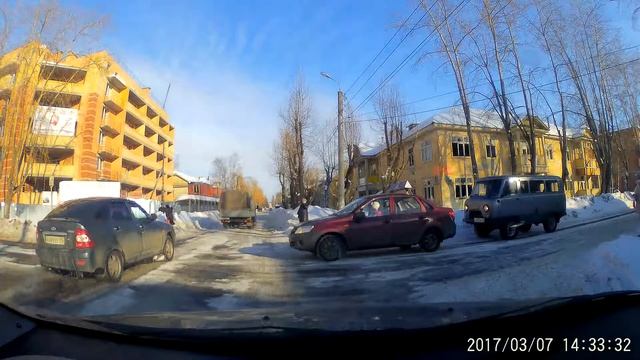 Северодвинск. Равнозначный перекресток смотреть онлайн