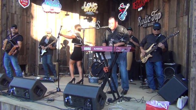 Ashley Borrero @ The Rustic Tap смотреть онлайн