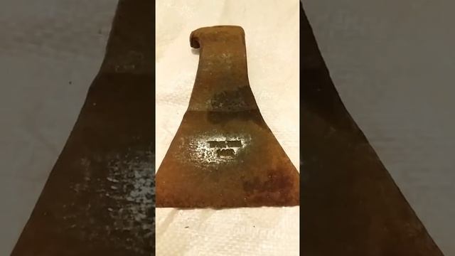 Нашел часть топора. Что обозначает это клеймо? Спецы ответьте. смотреть онлайн