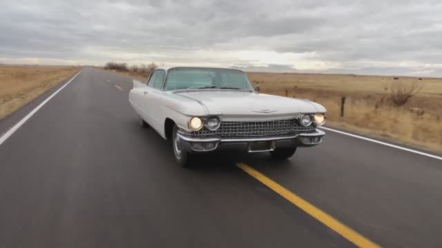 1960 Cadillac Coupe de Ville смотреть онлайн