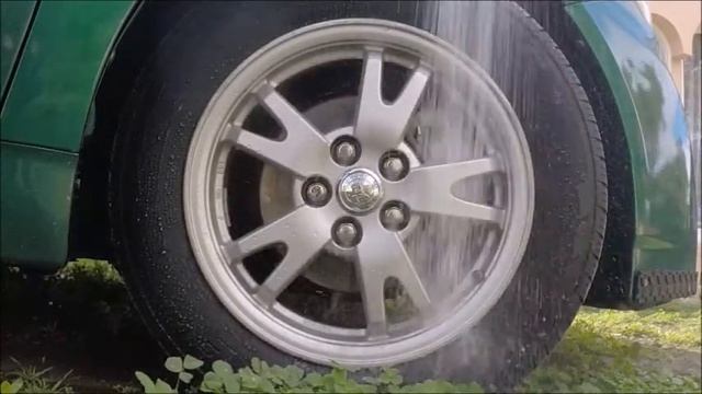Профессиональное средство для чистки колесных дисков Meguiar's Wheel Brightener D14001 смотреть онлайн
