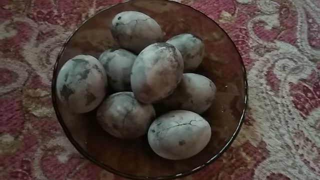 УМОРА!!!ПОКРАСИЛА ЯИЧКИ НА ПАСХУ...получились камни!!!!! смотреть онлайн