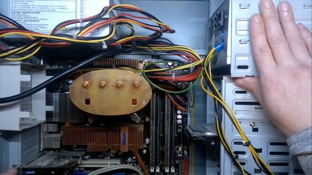Как объединить два дешевых блока питания в компьютере вместо одного дорогого смотреть онлайн