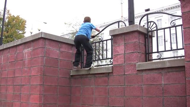 пацан в 9 10 лет занимается паркурам смотреть онлайн