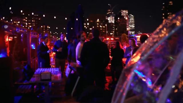 230 FIFTH IGLOO BAR NYC смотреть онлайн