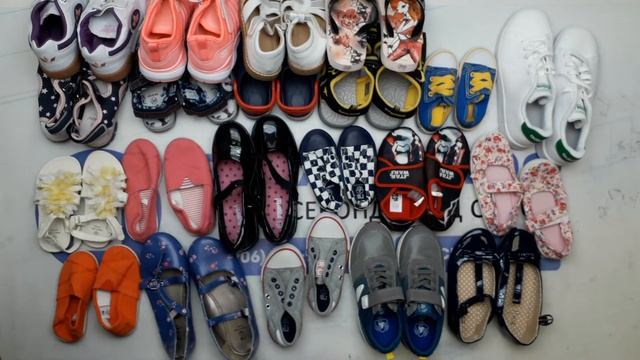 16861 Детская обувь LIDL сток CHILD SHOES LD 1 пак 10.1кг 13.25 €/кг 44шт смотреть онлайн