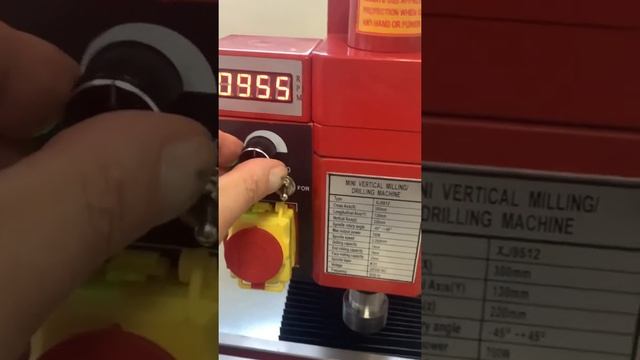 Настольный фрезерный станок XJ9512 смотреть онлайн