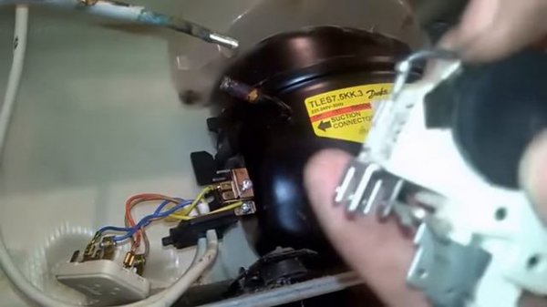 Проверить мотор и реле на холодильнике Indesit и Атлант