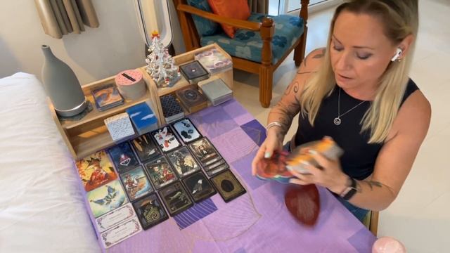 ?Pack all your troubles in your old kit bag & smile smile smile!?ENERGY UPDATE?10th December 2022 смотреть онлайн