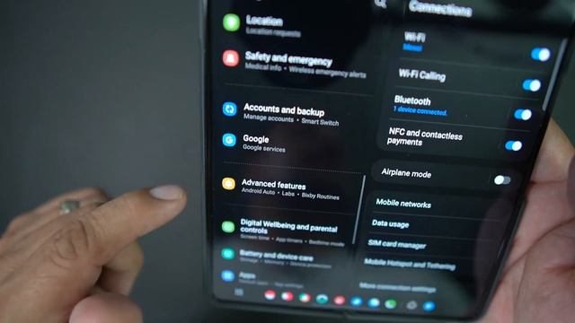 How do you to turn off Z Fold 4? смотреть онлайн