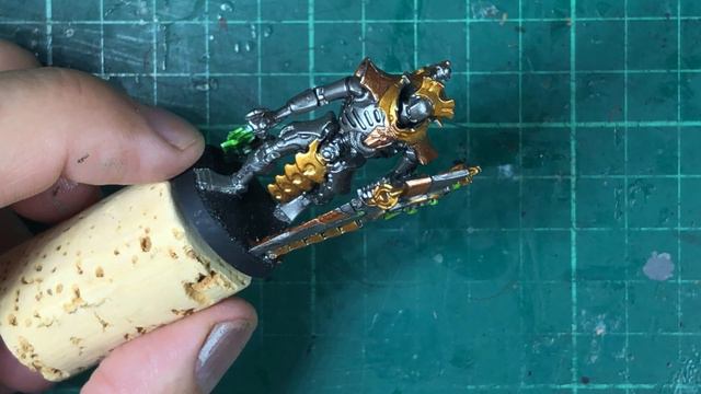 Wie bemalt man Necron Lychguard Miniaturen für Warhammer 40.0000 von Games Workshop? смотреть онлайн