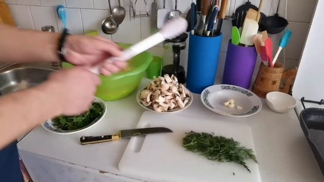 Картошечка с мясом и грибочками в казане смотреть онлайн