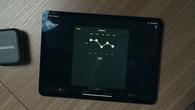 Checking Out The Shure MOVEMIC Creator Kit! смотреть онлайн
