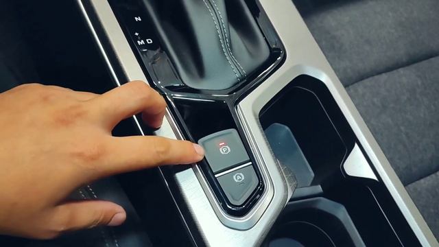 2022 Geely Emgrand Premium and Comfort Comparison смотреть онлайн