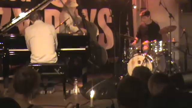 T.C.C.T - Tversted Jazzy Days 2011, Moon River смотреть онлайн