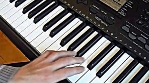 Как научится играть  на синтезаторе  не зная нот