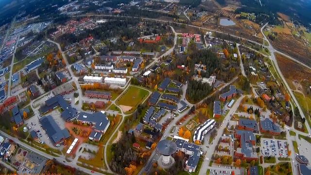 Nurminiemestä koukkaus yli Kuusamon keskustan Vuotungintien suuntaan смотреть онлайн