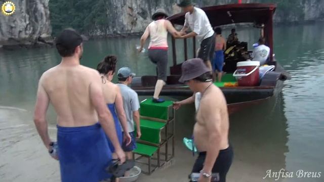 Vietnam. Bai Tu Long Bay. смотреть онлайн