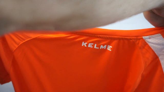 Арт.: 78162-209. Футболка Kelme JERSEY GLOBAL S/S оранжево-белая 😱 смотреть онлайн