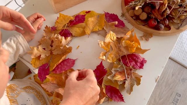 Мастер Класс Осенний Венок. Яркая Осенняя Поделка из Листьев! смотреть онлайн