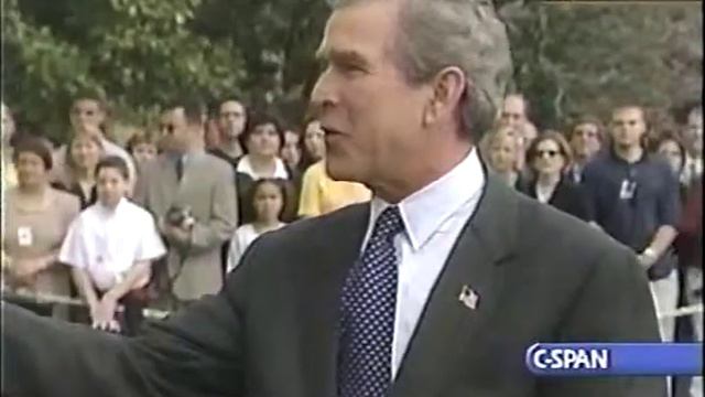 George Bush talks tough about POWs while torturing captives - 03-23-2003 смотреть онлайн