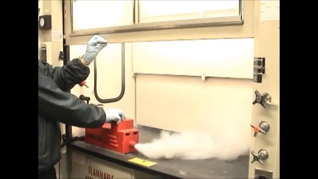 Proper use of a fume hood смотреть онлайн