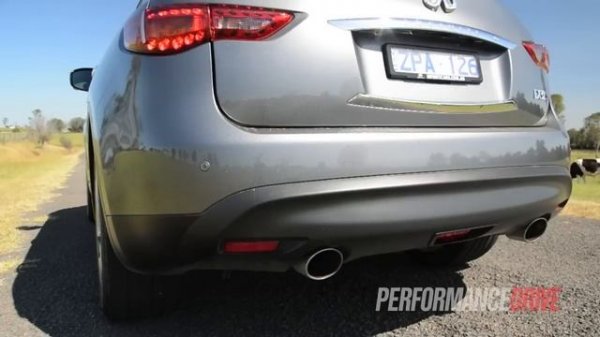 Infiniti FX37 S Premium engine sound and 0-100km/h