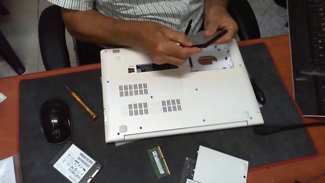 lenovo Ideapad 510 15IKB replace RAM SSD Harddrive смотреть онлайн