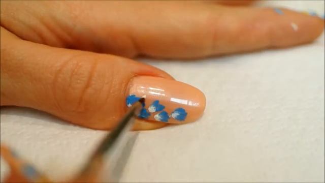 Как сделать МАНИКЮР ГОЛУБЫЕ ЦВЕТЫ. How to make a MANICURE BLUE FLOWERS. 如何使美甲藍花。 смотреть онлайн