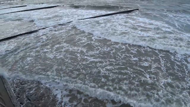 Балтийское море в шторм. Едем в Зеленоградск смотреть онлайн