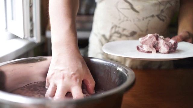 Суп из свиных ребрышек с морскими водорослями. смотреть онлайн