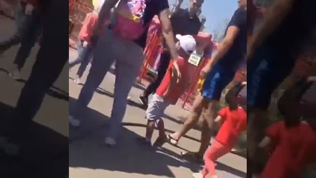 в директ: отличный парк, но всем плевать на технику безопасности смотреть онлайн