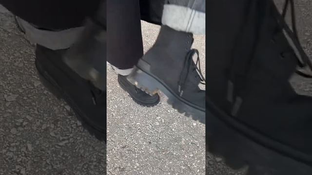 От чего страдают владельцы Balenciaga? смотреть онлайн