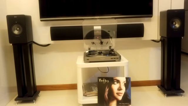 Audio Technica LP60 with KEF X300A active speakers (Norah Jones) смотреть онлайн