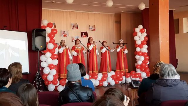 Ансамбль "Сударушка" - "Я на печке молотила" смотреть онлайн