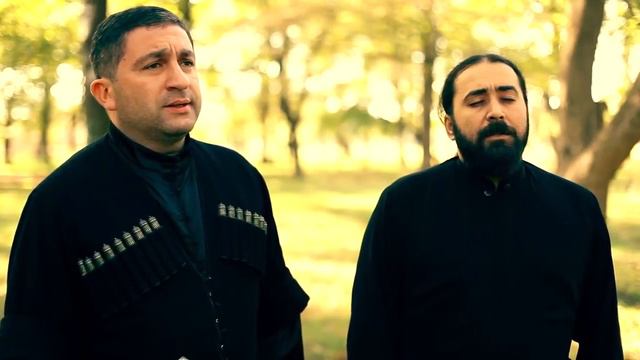 Грузинский хор "Мухамбази" (მუხამბაზი) и отец Серафим @DAIV_official смотреть онлайн
