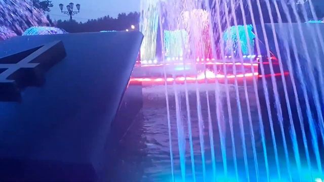 Фонтан ЧАСЫ с подсветкой в Уфе смотреть онлайн