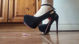 Giantess in high heels crush tiny man test