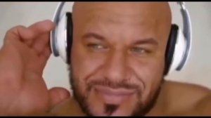 Качок слушает звуки МРТ