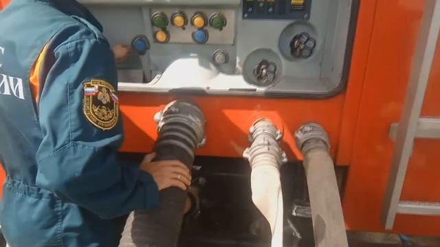 Забор воды из открытого водоёма АЦ-2,0-40(4308) двумя способами. смотреть онлайн