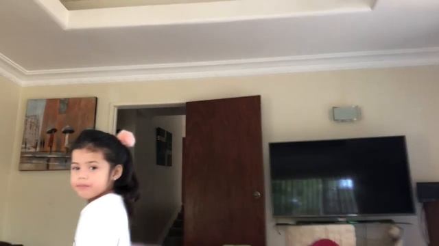 join and play with Layla and wrapples смотреть онлайн