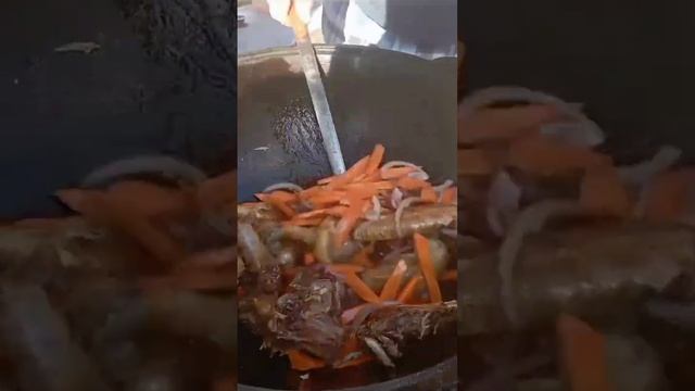 Утка с картошкой в казане на костре ?? #отдых #природа #дети #домашняяеда #вкусно #казанмангал смотреть онлайн