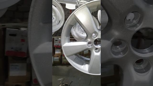 Порошковая окраска дисков в серебро под брильянтовым лаком PULVER