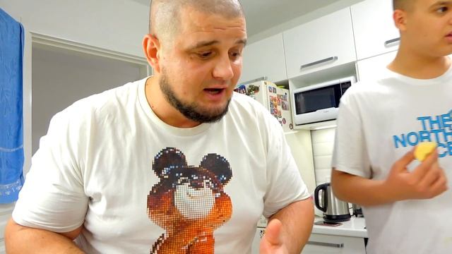 Готовим дома | Семья на КУХНЕ | ПИЦЦА... За Что ПОССОРИЛИСЬ..??? смотреть онлайн