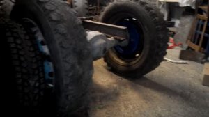 Самодельный минитрактор  установил  Колеса от нивы