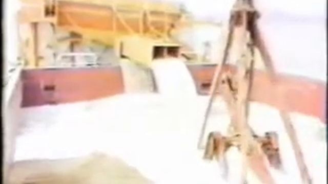 ERKE Group, Toyo DP400 Pump with Pressure Compensation Loading a Large Barger смотреть онлайн