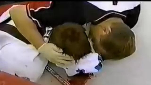 Eric Lindros hit on Andreas Dackell смотреть онлайн