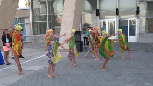 Хореографический ансамбль ЮГОРИЯ. Танец солнцу, Евпатория 2015 смотреть онлайн
